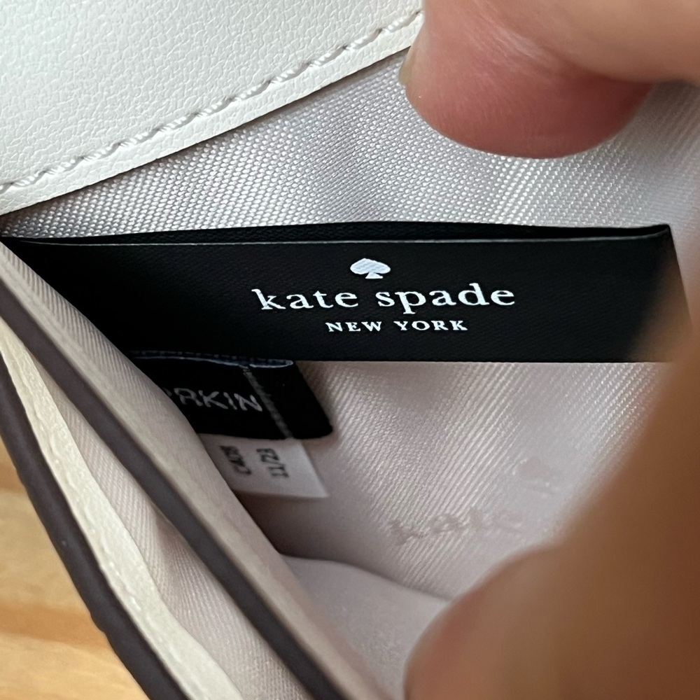 Kate Spade Wallet🎈🎈 - Picture 7 of 7